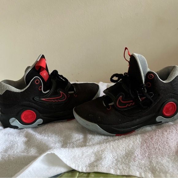 Kd Trey 5 X Men’s 8 - Picture 3 of 5